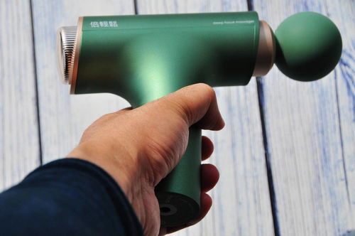 撸铁缺搭档？倍轻松迷你筋膜枪，你的肌肉恢复好伙伴